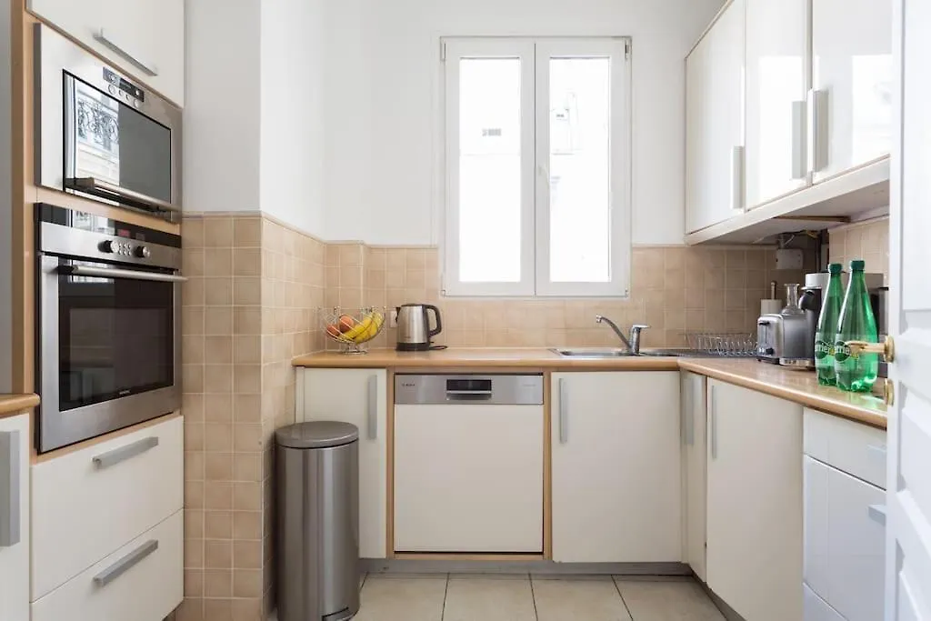 Apartment Elegant 4-room Near Arc De Triomphe And Palais Des Congres *
