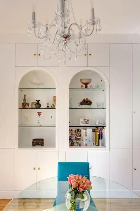 Elegant 4-room Near Arc De Triomphe And Palais Des Congres Apartment Paris