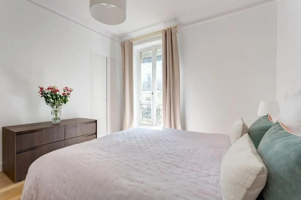Elegant 4-room Near Arc De Triomphe And Palais Des Congres *
